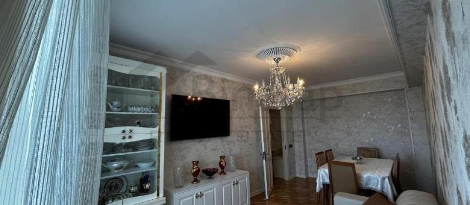 Ayna Sultanova heykeli ve Atarurk parkina yaxin 3 otaqli menzil satilir/70 kv.m. - 4