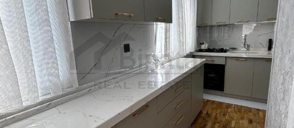 Ayna Sultanova heykeli ve Atarurk parkina yaxin 3 otaqli menzil satilir/70 kv.m. - 11