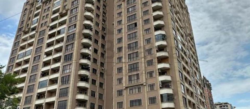 Semed Vurgun parki ve 28 May m/s yaxin 4 otaqli menzil satilir/173 kv.m.