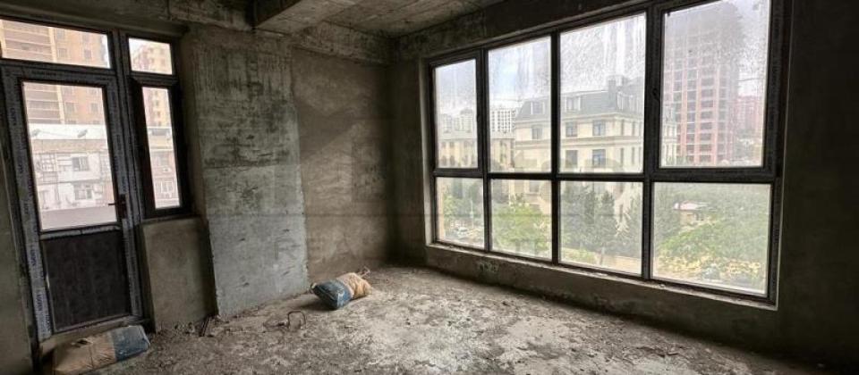 Semed Vurgun parki ve 28 May m/s yaxin 4 otaqli menzil satilir/173 kv.m. - 3