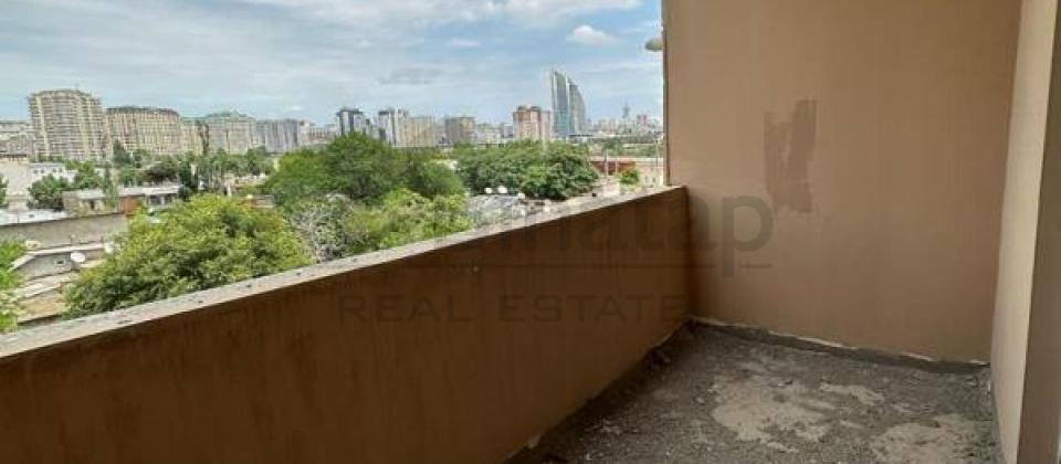 Semed Vurgun parki ve 28 May m/s yaxin 4 otaqli menzil satilir/173 kv.m. - 12