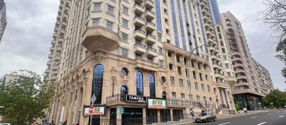 Azadliq prospekti, 28 May m/s yaxin 4 otaqli menzil satilir/242 kv.m.