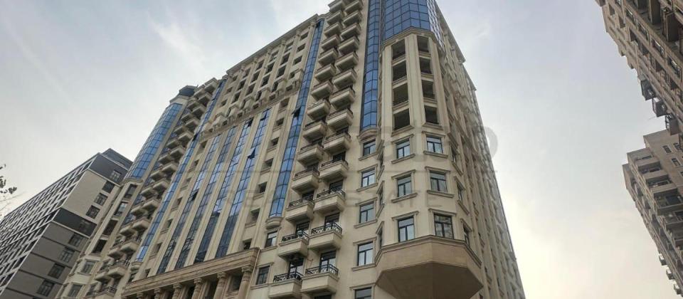 Azadliq prospekti, 28 May m/s yaxin 4 otaqli menzil satilir/242 kv.m. - 3