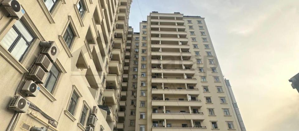 Azadliq prospekti, 28 May m/s yaxin 4 otaqli menzil satilir/242 kv.m. - 5