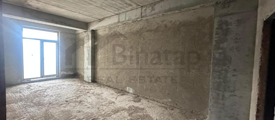 Azadliq prospekti, 28 May m/s yaxin 4 otaqli menzil satilir/242 kv.m. - 10