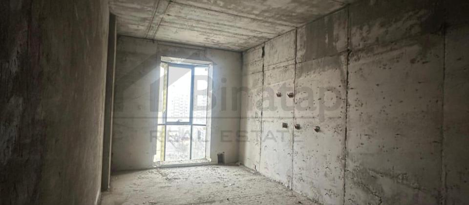 Azadliq prospekti, 28 May m/s yaxin 4 otaqli menzil satilir/242 kv.m. - 13