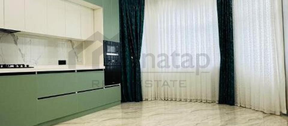 Neftchi Bazanin yaninda 3 otaqli menzil satilir/145 kv.m.