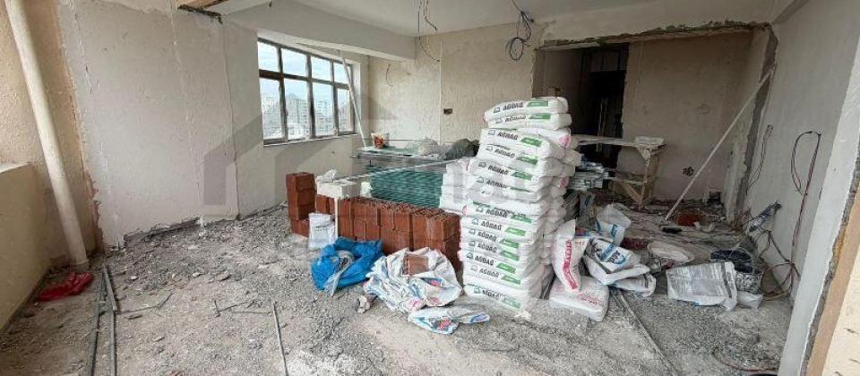 Yasamal parki ve Elmler Akademiyasi m/s yaxin 3 otaqli menzil satilir/125 kv.m. - 3