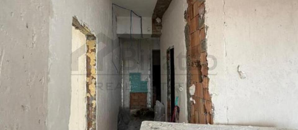 Yasamal parki ve Elmler Akademiyasi m/s yaxin 3 otaqli menzil satilir/125 kv.m. - 10