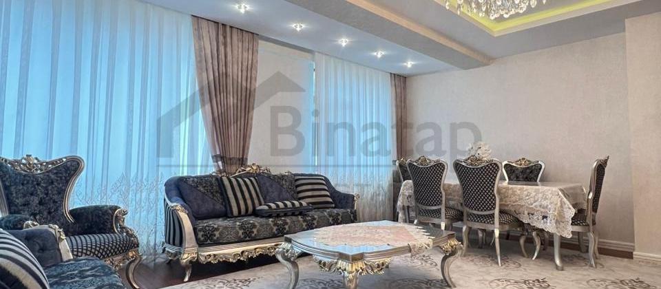 Tibb Universitetinin yaninda 4 otaqli menzil satilir/180 kv.m.