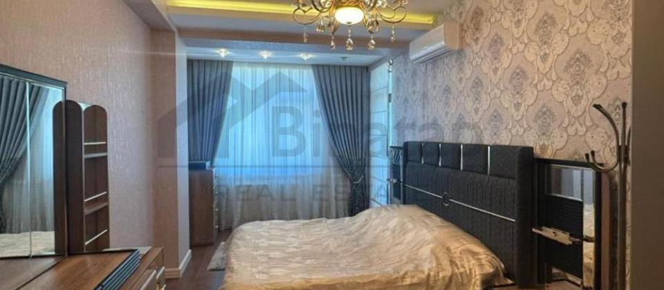 Tibb Universitetinin yaninda 4 otaqli menzil satilir/180 kv.m. - 6