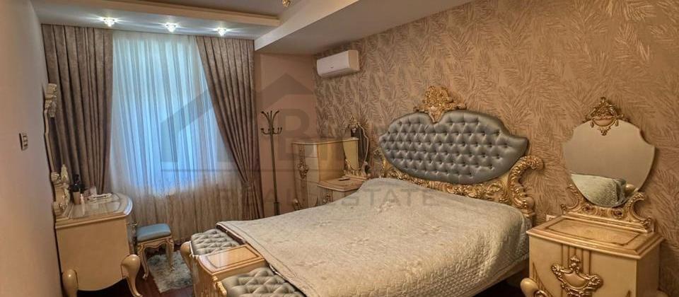 Tibb Universitetinin yaninda 4 otaqli menzil satilir/180 kv.m. - 8