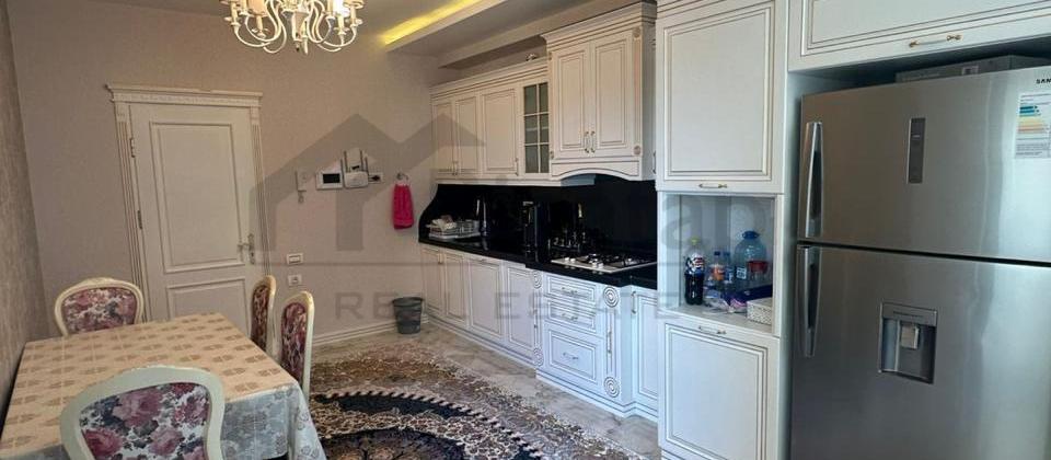 Tibb Universitetinin yaninda 4 otaqli menzil satilir/180 kv.m. - 11