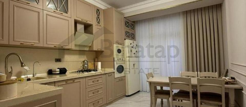 8 Noyabr m/s yaninda 3 otaqli menzil satilir/137 kv.m. - 8