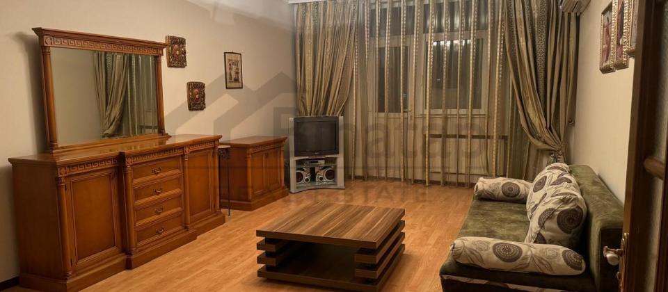 Yasamal parkinin yani, Elmler Akademiyasi m/s yaxin 2 otaqli menzil satilir/71 kv.m.