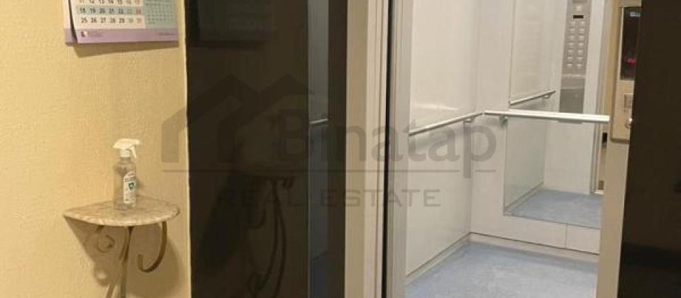 Musabeyov parkinin yani, Elmler Akademiyasi m/s ve DBU yaxin 3 otaqli menzil satilir/70 kv.m. - 9