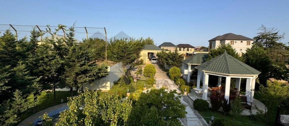 Satılır 9 otaqlı bağ evi 300 m², Novxanı q.