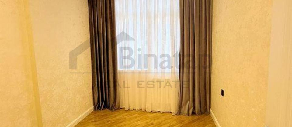 İnqlab, 1№li Asan xidmetin yaninda 3 otaqli menzil satilir/101 kv.m. - 3