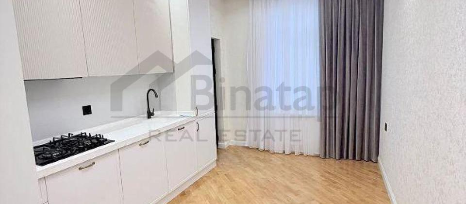 İnqlab, 1№li Asan xidmetin yaninda 3 otaqli menzil satilir/101 kv.m. - 5