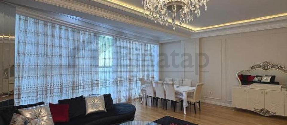 Satilir 3 otaqli menzil satilir/201 kv.m., Musabeyov parkinin yani, Elmler Akademiyasi m/s yaxindir