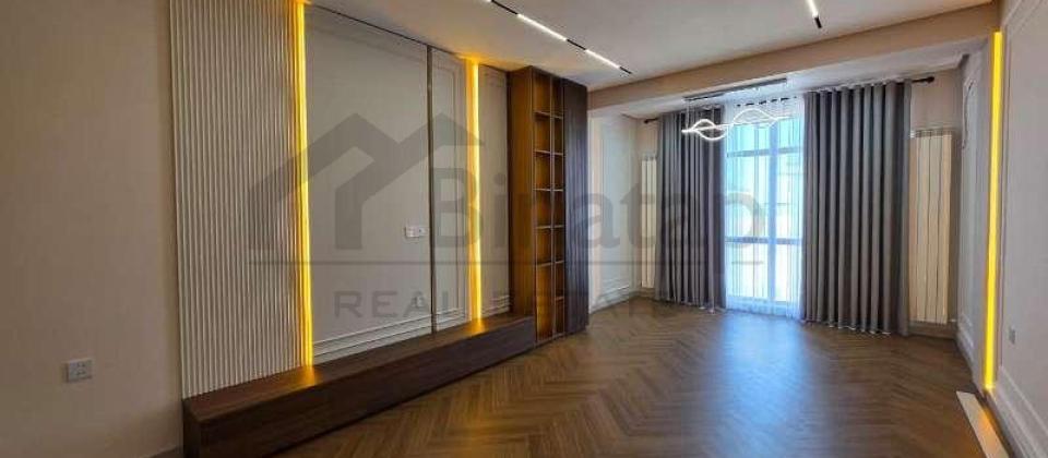 Satilir 3 otaqli menzil/120 kv.m., Zerdabi pr., İnshaatchilar ve 20 Yanvar m/s yaxindir