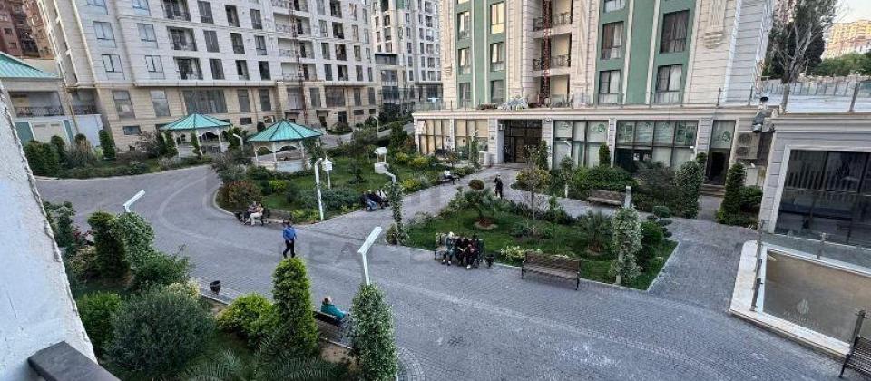 Satilir 3 otaqli menzil/155 kv.m., Zumrud Residence, Heyder Eliyev merkezinin yani