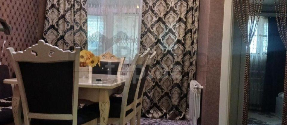Tecili 80000 azn eşya qarisi 3 otag satilir.