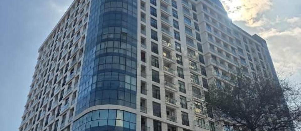 Satilir 2 otaqli menzil/95 kv.m., Koroglu ve Koala parklarinin yaninda yerleshir