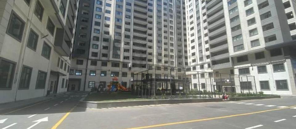 Satilir 2 otaqli menzil/106 kv.m., Asiya Universitetinin yani, 8 Noyabr m/s yaxindir