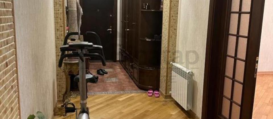 Satilir 2 otaqli menzil/106 kv.m., Asiya Universitetinin yani, 8 Noyabr m/s yaxindir - 12
