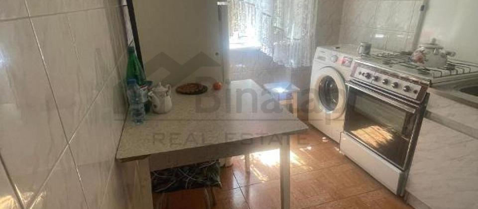 Satilir 2 otaqli menzil/45 kv.m., Rusiya Sefirliyi ve Sevil Qaziyeva parkinin yaxindir