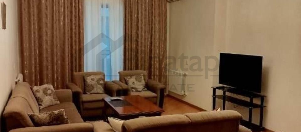 Satilir 3 otaqli menzil/137 kv.m., Torqovi, Fontanlar bagi ve İSR Plazanin yaninda yerleshir