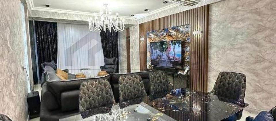 Xətai m/s yanında 4 otaqlı mənzil satılır/220 kv.m. - 2