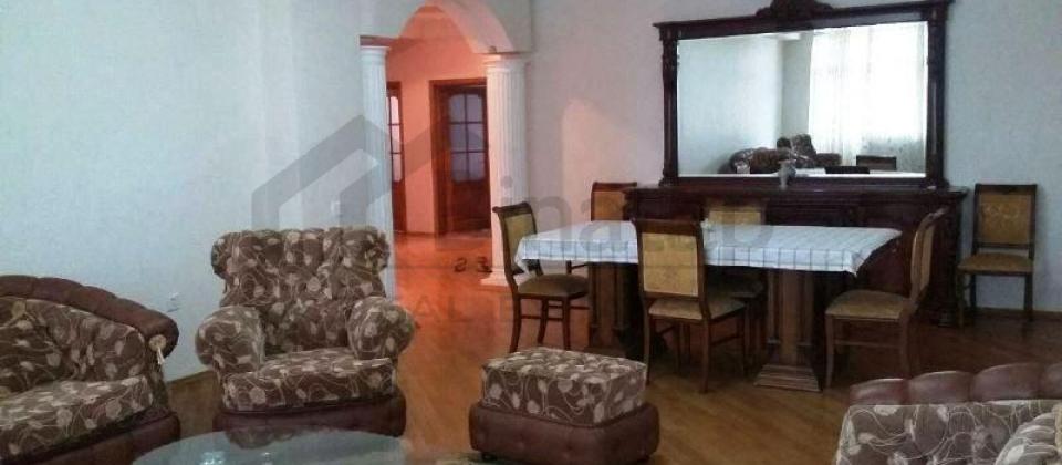 TƏCİLİ !!! Xarici Dillər Universitetinin yanında 4 otaqlı mənzil satılır/192 kv.m. - 4