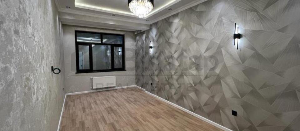 Metroparkın yanında 2 otaqlı mənzil satılır/108 kv.m.