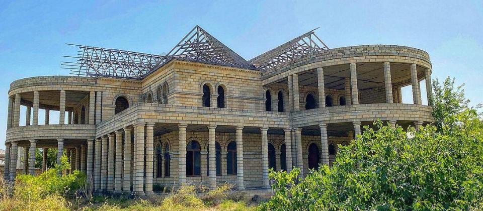 Satılır 10 otaqlı həyət evi/bağ evi 604 m², Novxanı q. - 2