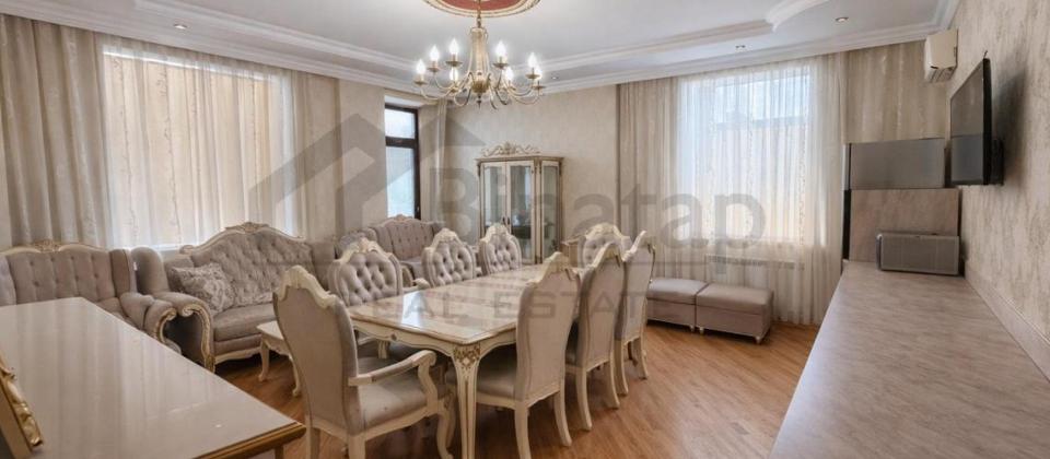 Satilir 3 otaqli menzil/105 kv.m., Serifzade kucesi, İnsaatcilar m/s yaninda yerlesir