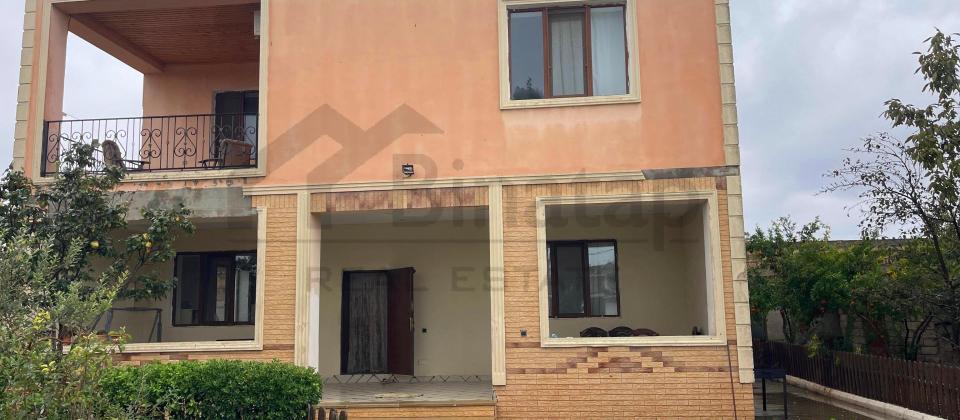 Satılır 4 otaqlı bağ evi 220 m², Buzovna q.