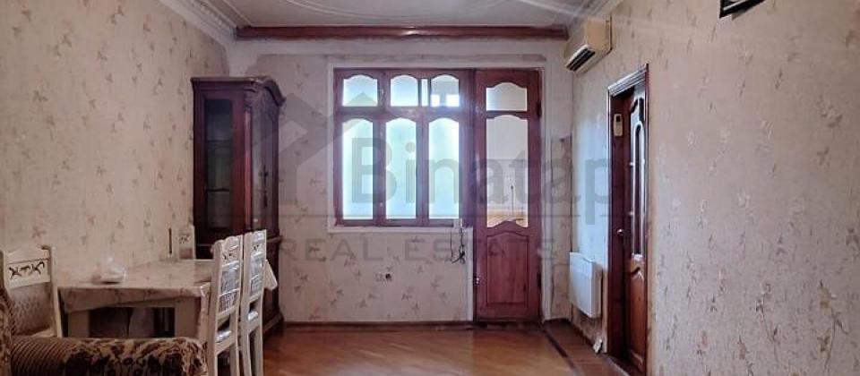Satılır 3 otaqlı köhnə tikili 50 m², 4 mkrn