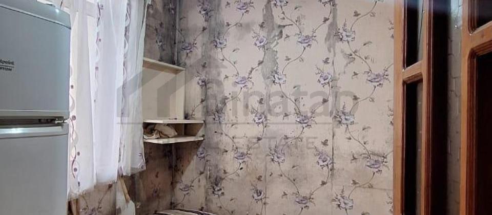 Satılır 3 otaqlı köhnə tikili 50 m², 4 mkrn - 6