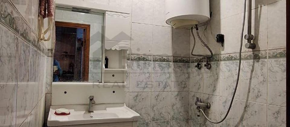 Satılır 3 otaqlı köhnə tikili 50 m², 4 mkrn - 8