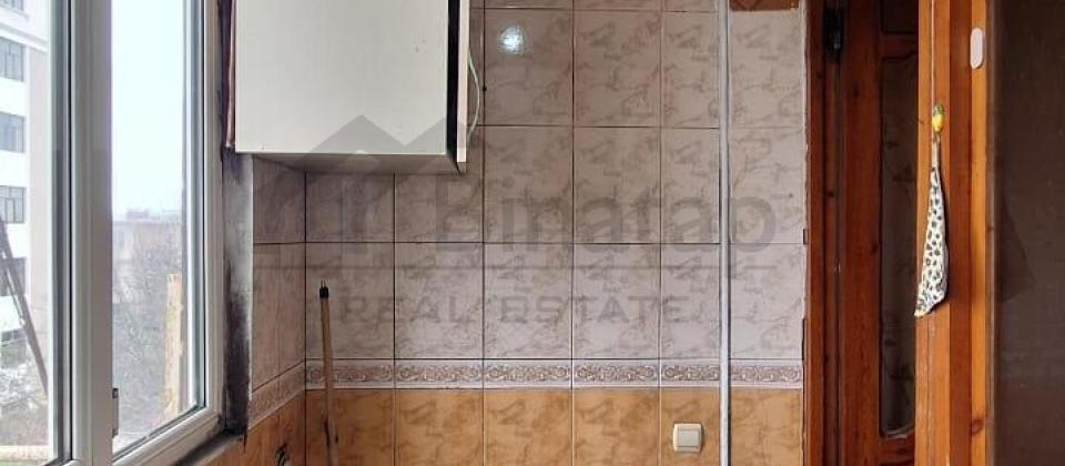Satılır 3 otaqlı köhnə tikili 50 m², 4 mkrn - 10