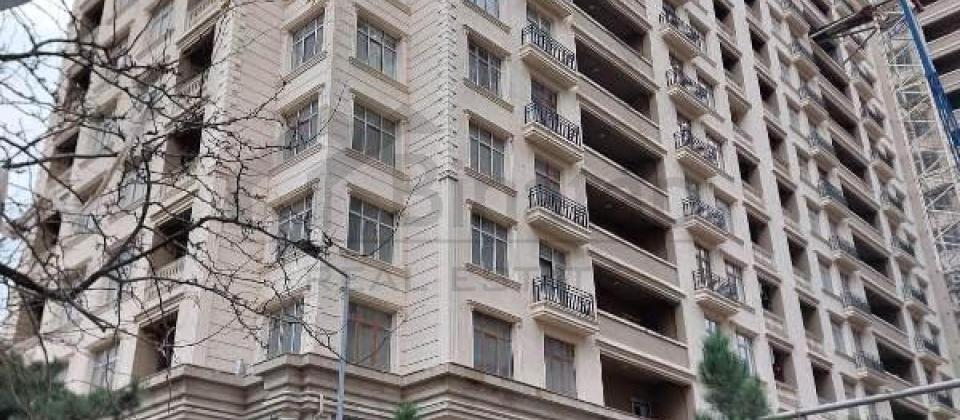 Satilir 3 otaqli menzil/174 kv.m., Saatli binanin arxasi, Nerimanov m/s yaxindir