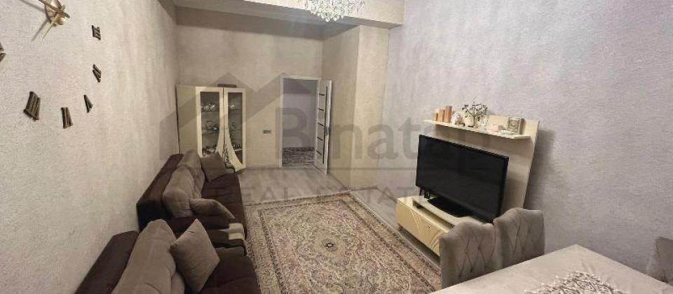 Satilir 3 otaqli menzil/105 kv.m., Semed Vurgun kucesi, Qis parkinin yaninda yerlesir - 2