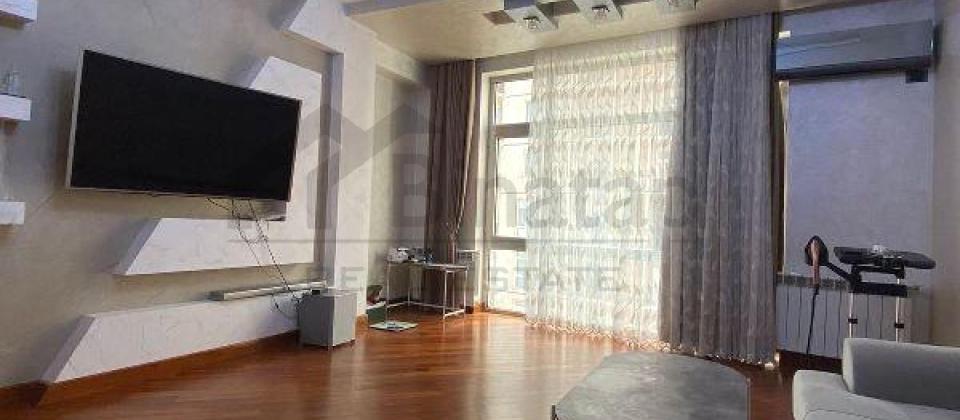 Satilir 2 otaqli menzil/81 kv.m., Vorovski, Azadliq Prospekti m/s yaxindir