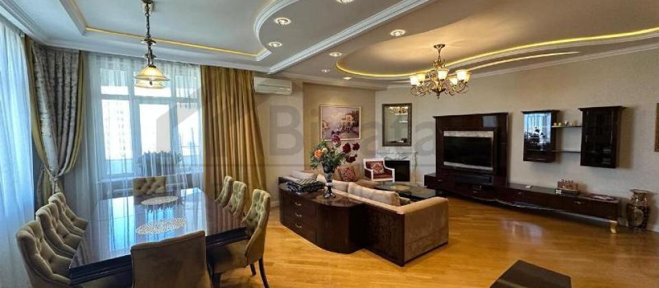 Kiraye verilir/3 otaq, 180 kv.m., Tbilisi prospekti, İst Petrolun yaninda yerlesir