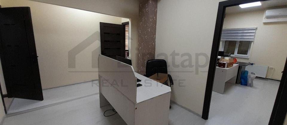 Əhməd Rəcəblidə plazada ofislərin icarəsi 3 otaqlı əşyalı - 6