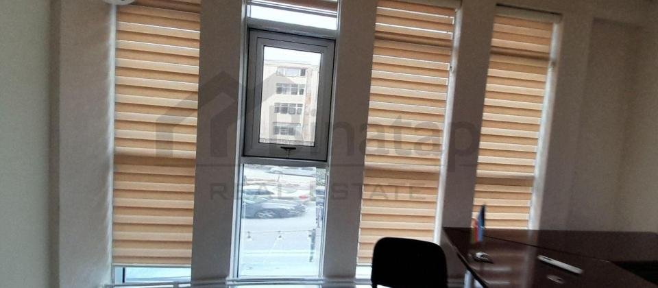 Əhməd Rəcəblidə plazada ofislərin icarəsi 3 otaqlı əşyalı - 8