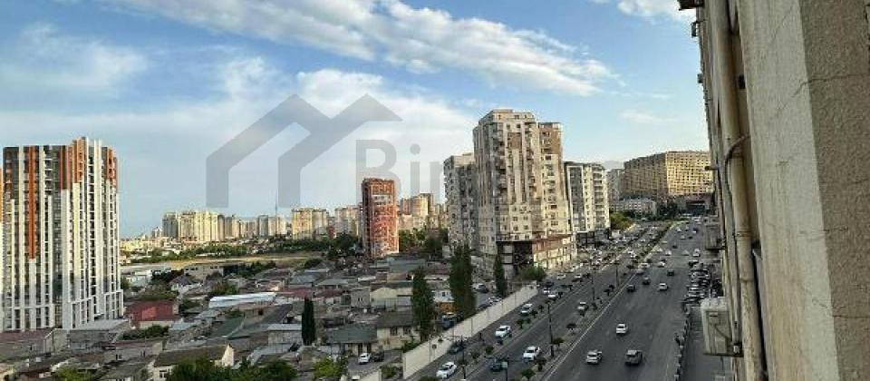 Satilir 3 otaqli menzil/138 kv.m., Qelebe dairesi, Baku Mall'un yani, İnsaatcilar m/s yaxindir