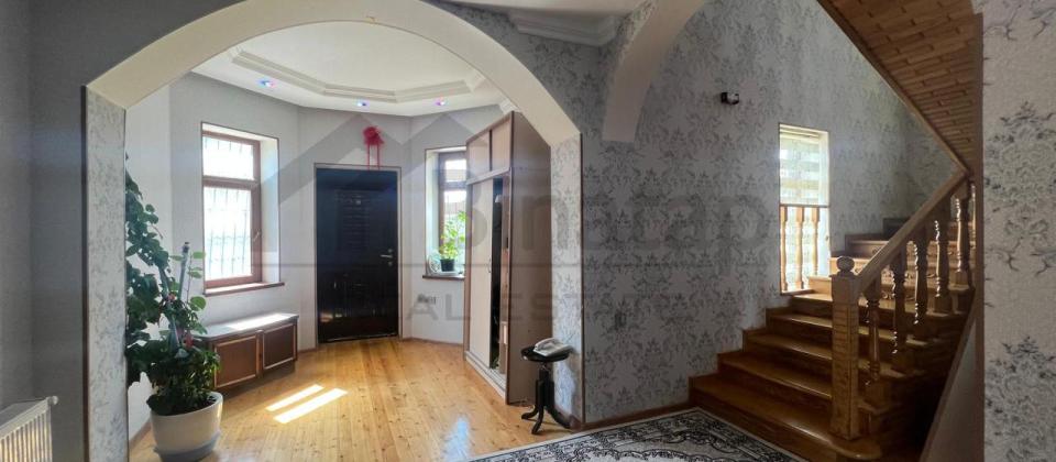 Satılır 6 otaqlı həyət evi/bağ evi 250 m², Dədə Qorqud q.